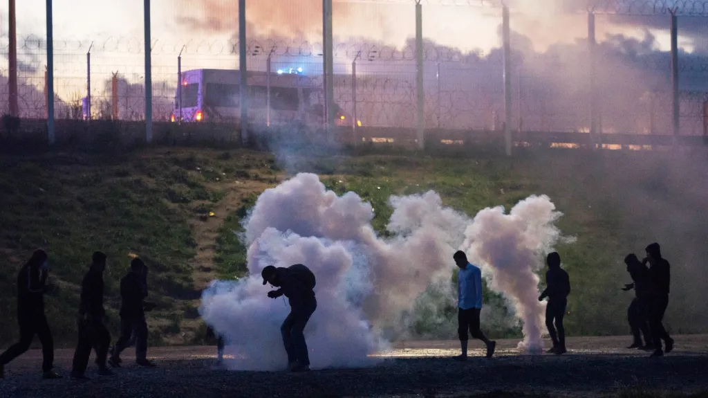 Střety v uprchlickém táboře v Calais