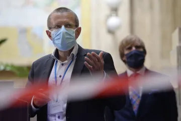 Epidemie začíná zpomalovat, jsme v bodě zlomu, říká Dušek