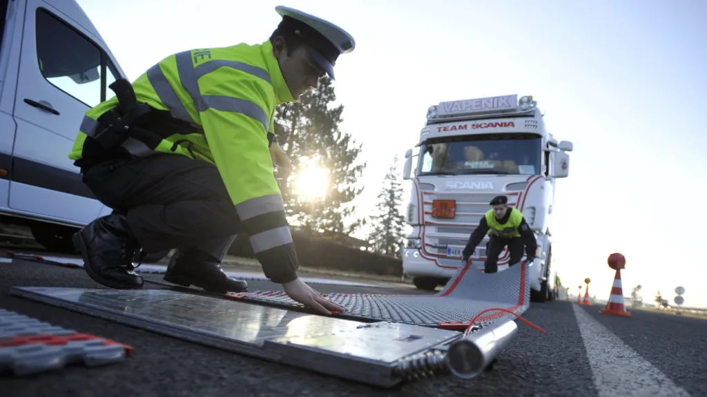 Mobilní váha pro vážení nákladních aut