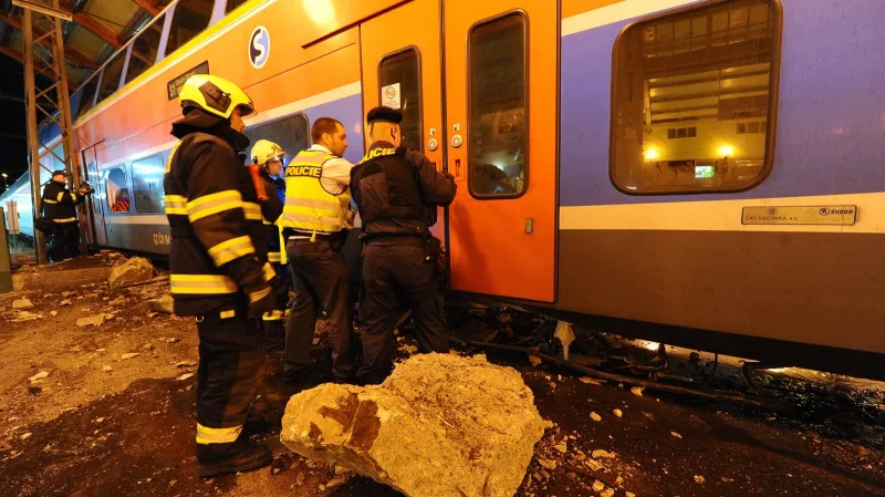 Vykolejený vlak na Masarykově nádraží
