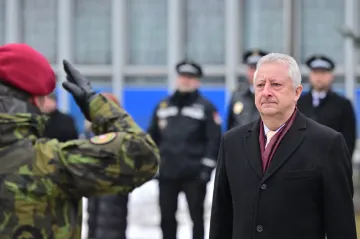 Armáda letouny L-159 Kyjevu prodat nemůže, odkazuje se Zůna na NKÚ