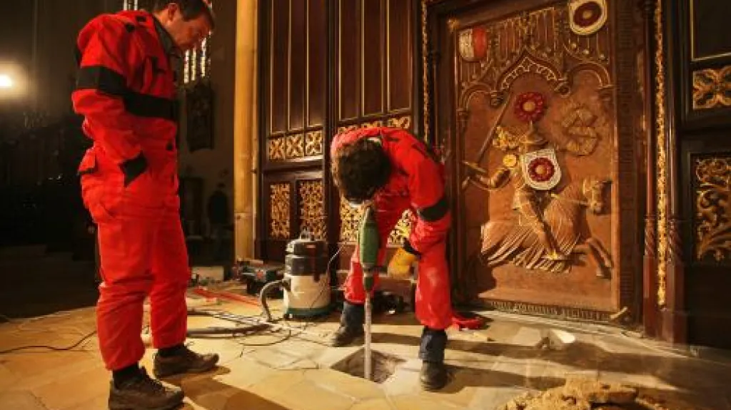 Průzkum rožmberské hrobky