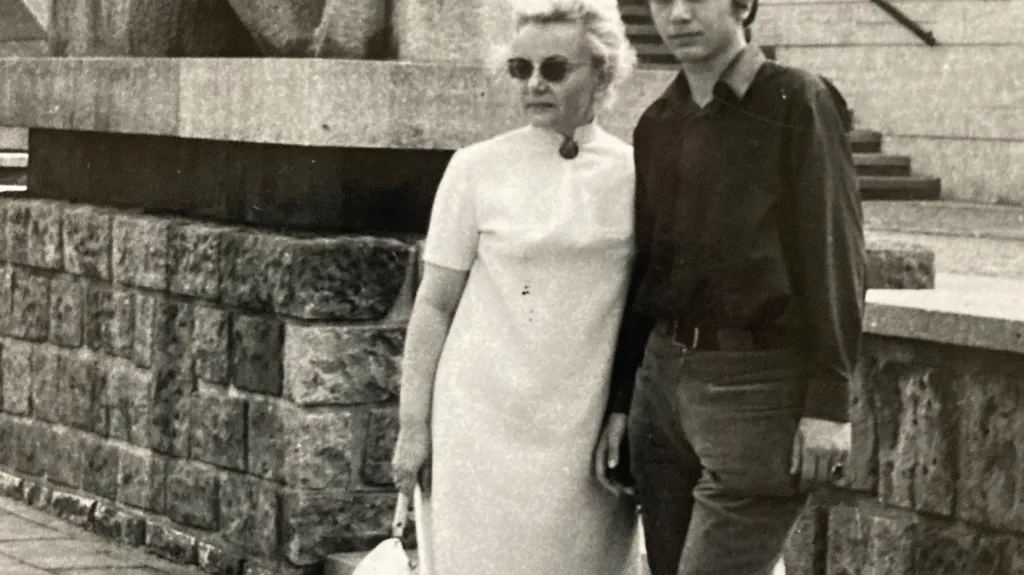 Karel Dostál s maminkou