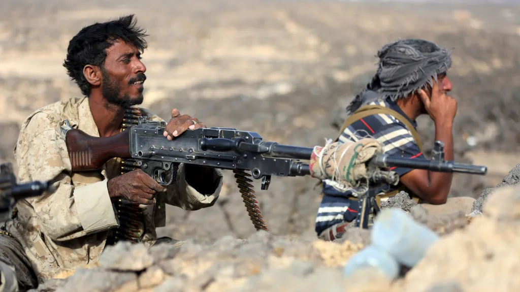 Boje v Jemenu neutuchají