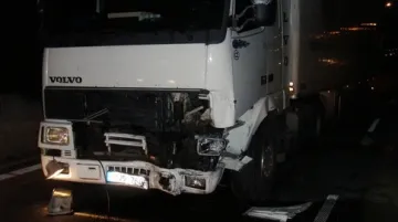 Řidiči kamionu se nic nestalo