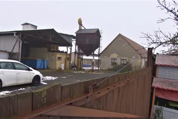 Proti silu pro národní hřebčín ve Slatiňanech protestují místní. Bojí se prachu a hluku