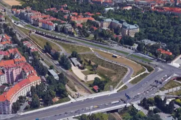 Hra o miliardové pozemky pod Hradem. Smlouvu získala firma bez soutěže, stát se snaží odstoupit