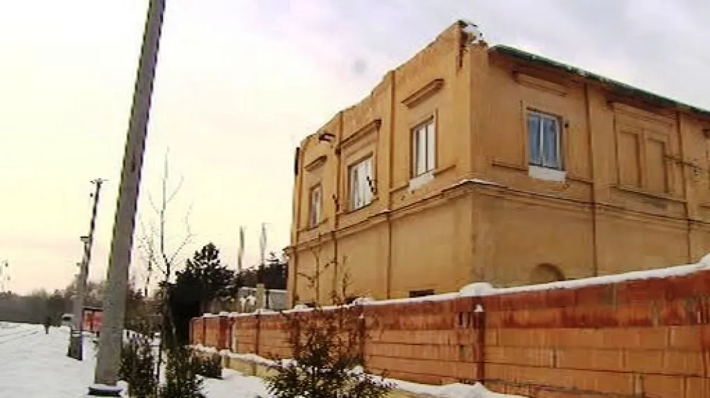 Stavba zasahující na pozemky magistrátu