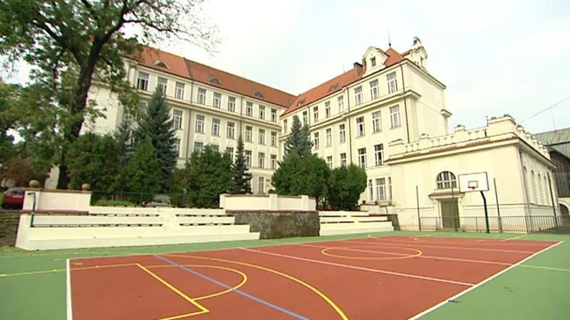 Gymnázium U Libeňského zámku