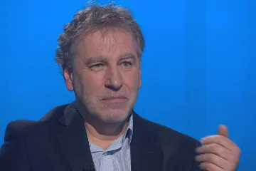 Bez vlivu ČNB by inflace nezačala klesat, říká europoslanec Niedermayer o zvýšení úrokových sazeb
