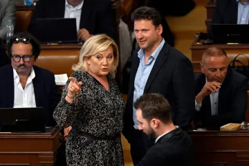 Zpomalení valorizací a další změny v penzích jsou ve sněmovně před schvalováním. Debata trvala osm hodin