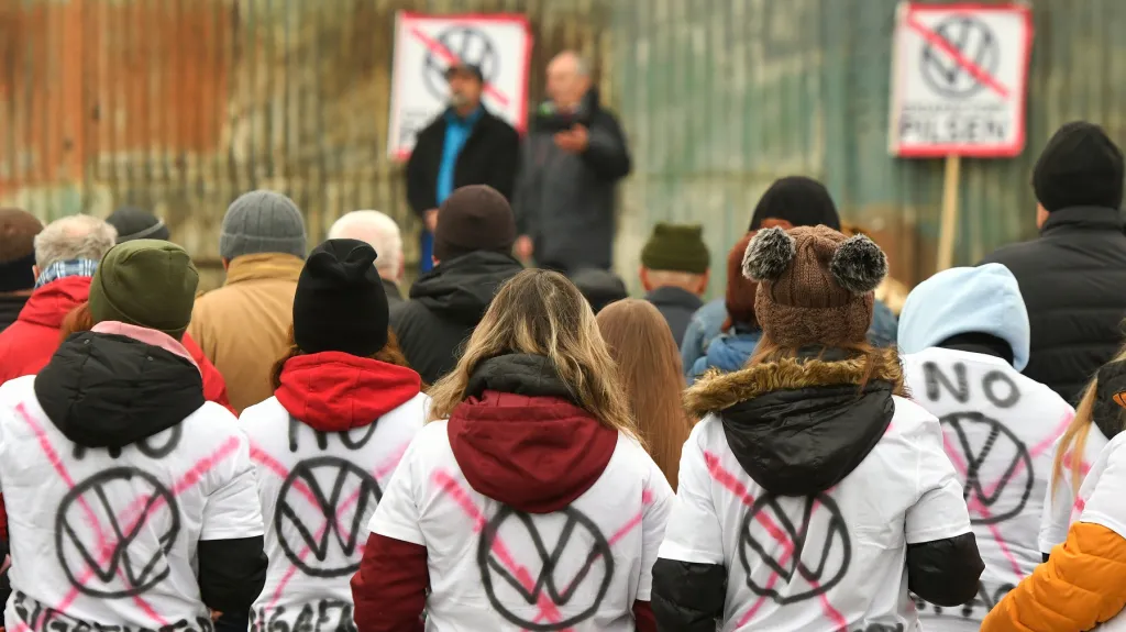 Protestující proti stavbě tzv. gigafactory