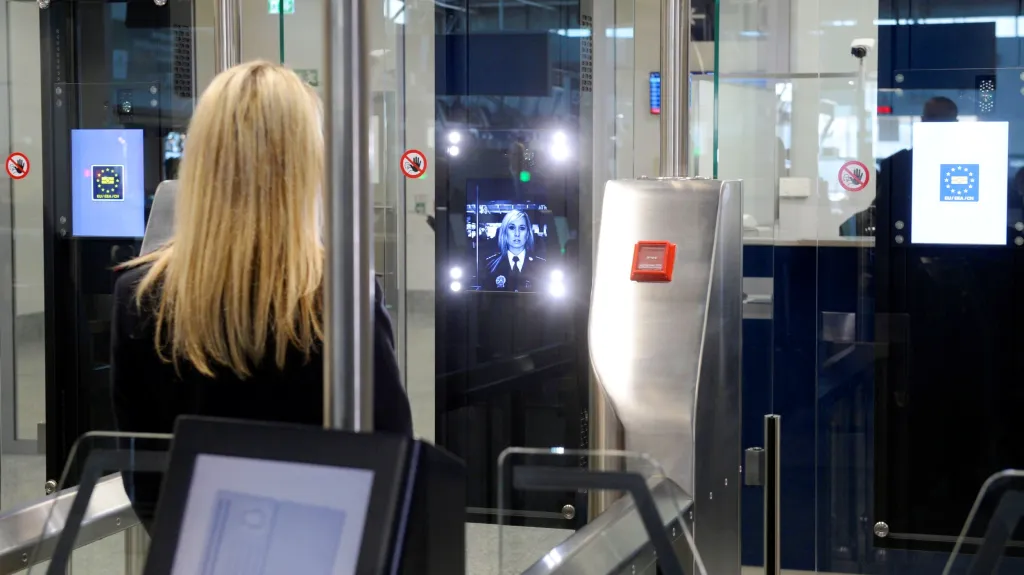 Automatické brány na letišti Václava Havla