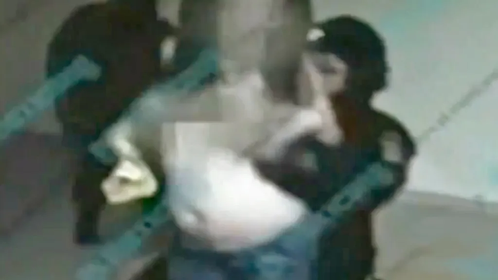 Mexičtí policisté si nahráli vynucený striptýz
