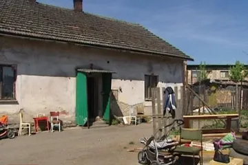 Romové ze Smiřic zřejmě přijdou o bydlení