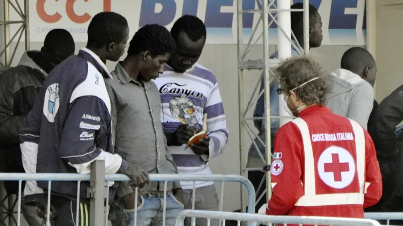 Uprchlíci v italských přístavech