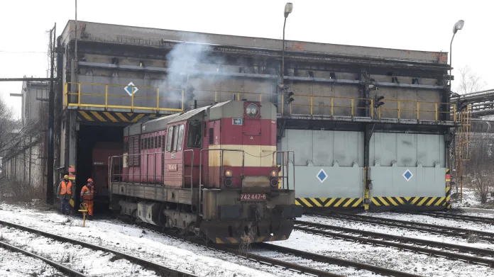 ArcelorMittal Ostrava (AMO) musí v zimních měsících rozmrazovat vagony s uhlím a železnou rudou