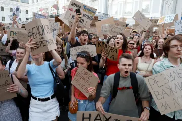 Lidé v Kyjevě protestovali proti odvolání Fedorova
