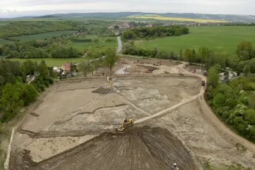 U Březolup bude po letech opět rybník s mokřady. Pomůže udržet vodu v krajině