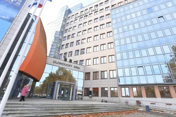 Na olomouckém krajském úřadě a v Přerově zasahovali policisté z NCOZ