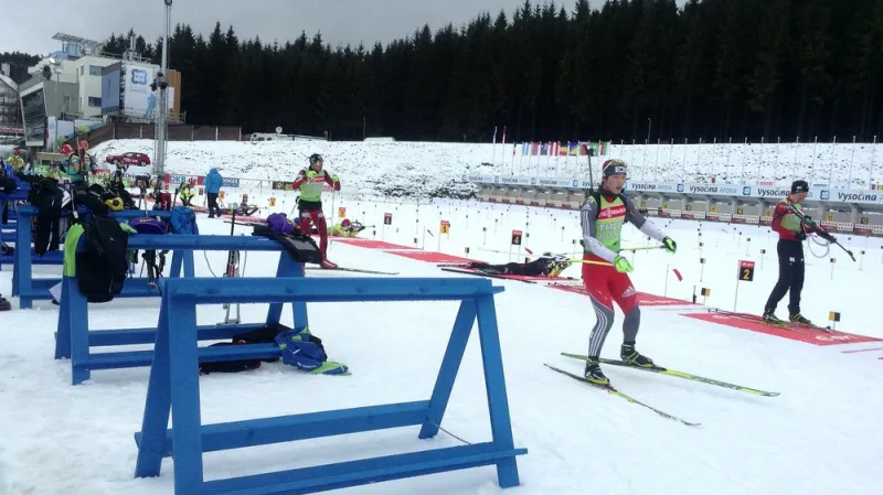 Trénink biatlonistů před zahájením mistrovství