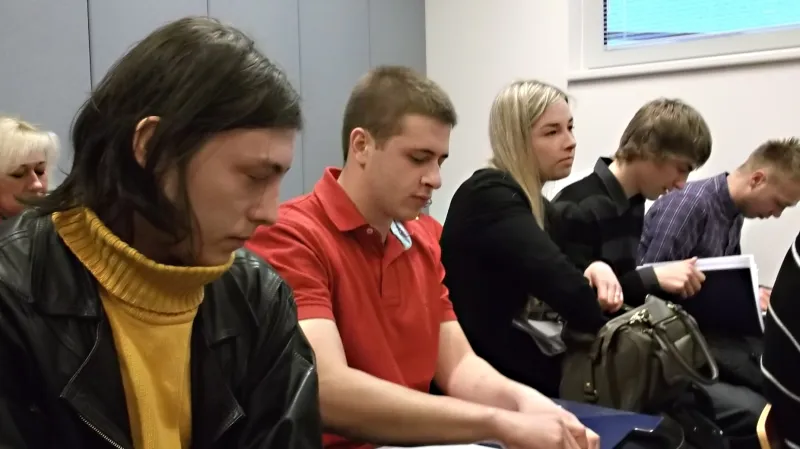 Vickeryho přišli k soudu podpořit studenti z Biskupského gymnázia