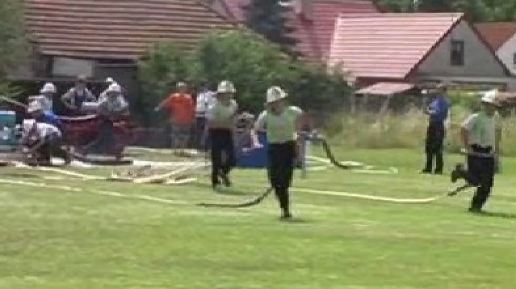 Hasiči při tradiční soutěži