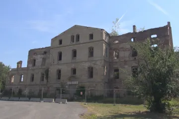 Demolici nádraží v Duchcově komplikuje přítomnost azbestu. Protáhne se minimálně o dva měsíce