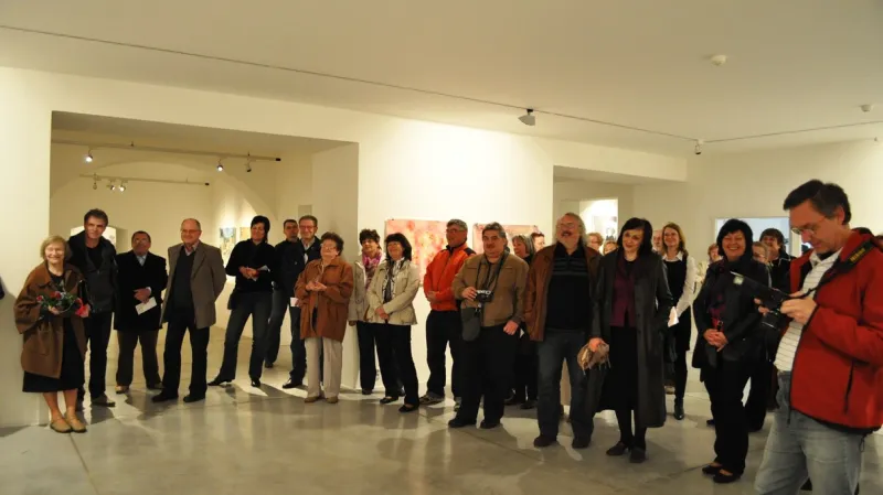 Z vernisáže výstavy Tomáše Císařovského v Lounech