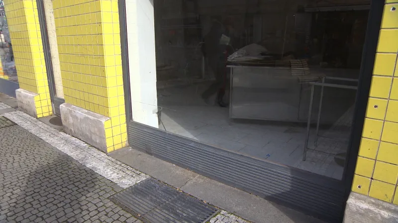 Jeden z prázdných obchodů v centru Hradce Králové