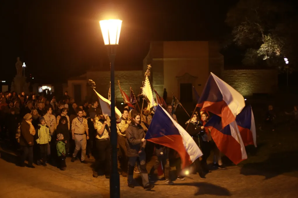 Vorlíčkovy sady u chrámu sv. Barbory a vystoupení studentů Gymnázia Jiřího Ortena o životě Václava Havla