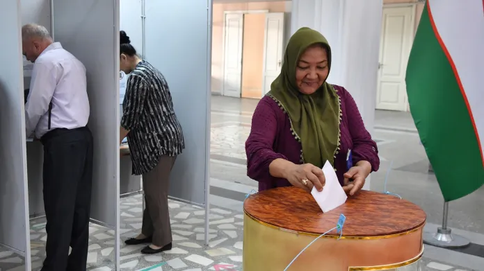 Uzbekové hlasovali v referendu o změnách ústavy