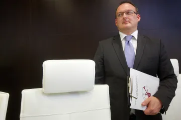 „V týmu to nefunguje,“ řekl Zeman a odvolal Mečla