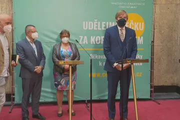 V nemocnicích leží nejvíc pacientů s covidem od půlky června. Není důvod k panice, prohlásil Vojtěch