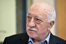 Turecko dál pátrá po stoupencích duchovního Gülena. Prokuratura vydala stovku zatykačů