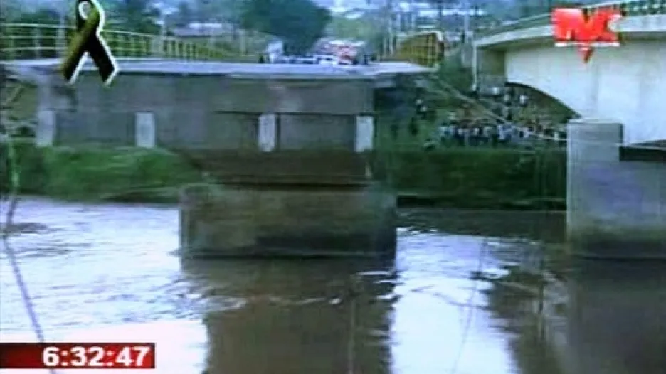 Most poškozený zemětřesením v Hondurasu