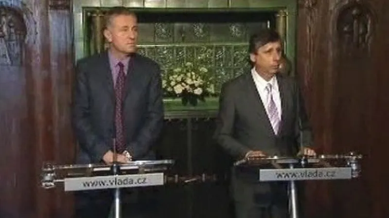 Brífink po jednání Fischera a Topolánka