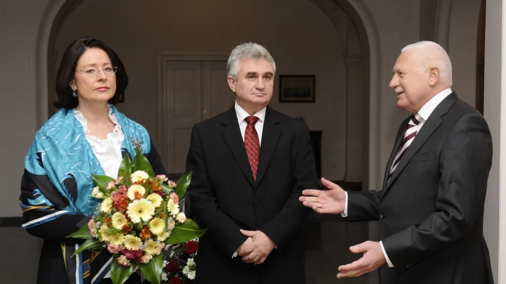 Němcová a Štěch při přivítání prezidentem