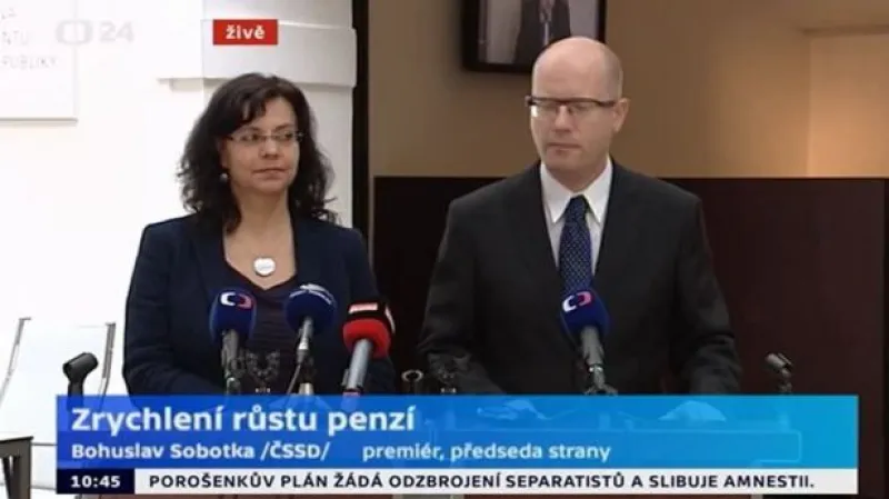 Brífink premiéra Sobotky a ministryně práce Marksové ke zvýšení důchodů