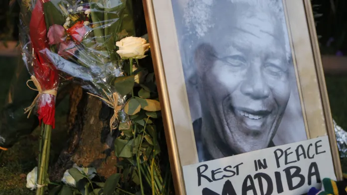 Zemřel Nelson Mandela