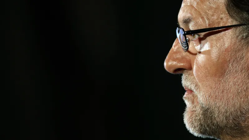 Události: Španělské volby zřejmě ukončí desetiletí jednobarevných vlád