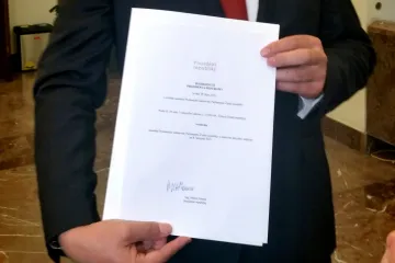 Policisté začnou prověřovat, zda někdo nepadělal Zemanův podpis