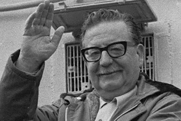 Podle lékařů Allende skutečně spáchal sebevraždu