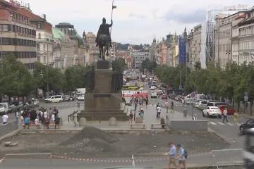 Rozkopané Václavské náměstí v Praze komplikuje život místním i turistům