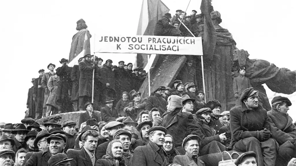 Únor 1948: Manifestace na Staroměstském náměstí