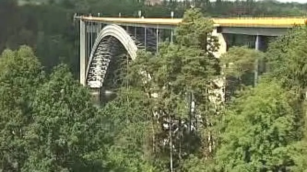 Žďákovský most