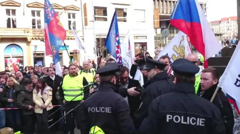 Zadržení Adama Bartoše policisty