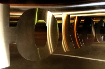 Nizozemský soud vyhověl odvolání Ruska, akcionáře vyvlastněného Jukosu zatím odškodnit nemusí