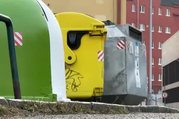 168 hodin: Obce stále vymáhají dluhy po „dětských neplatičích“. Často o tom ani nevědí