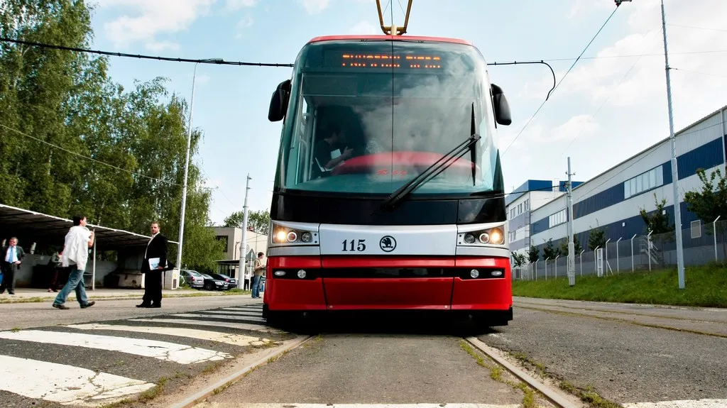 Tramvaj 15T